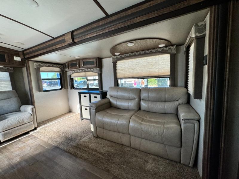 2018 Keystone RV Cougar X-Lite 28RLS photo 9