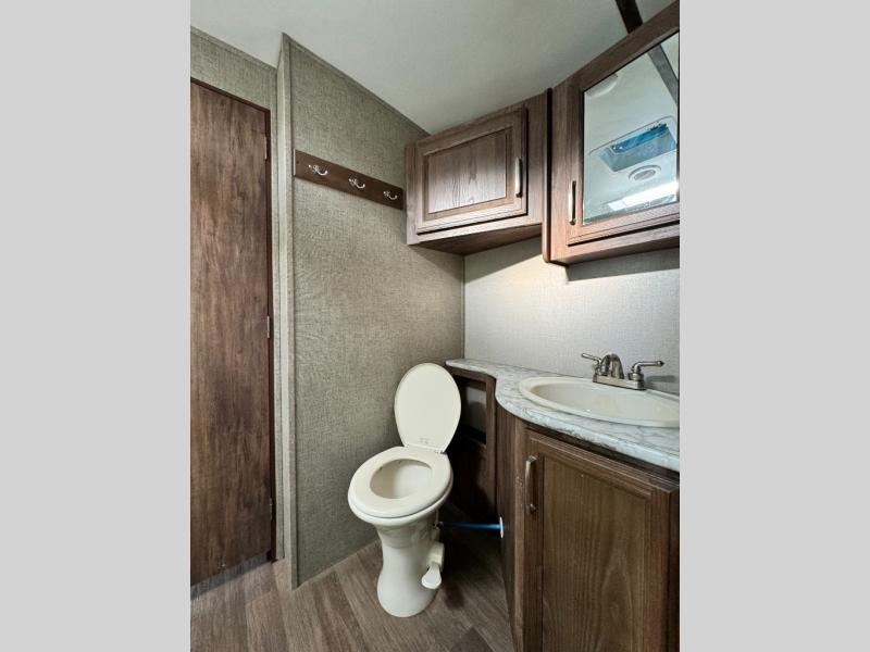 2018 Keystone RV Cougar X-Lite 28RLS photo 16