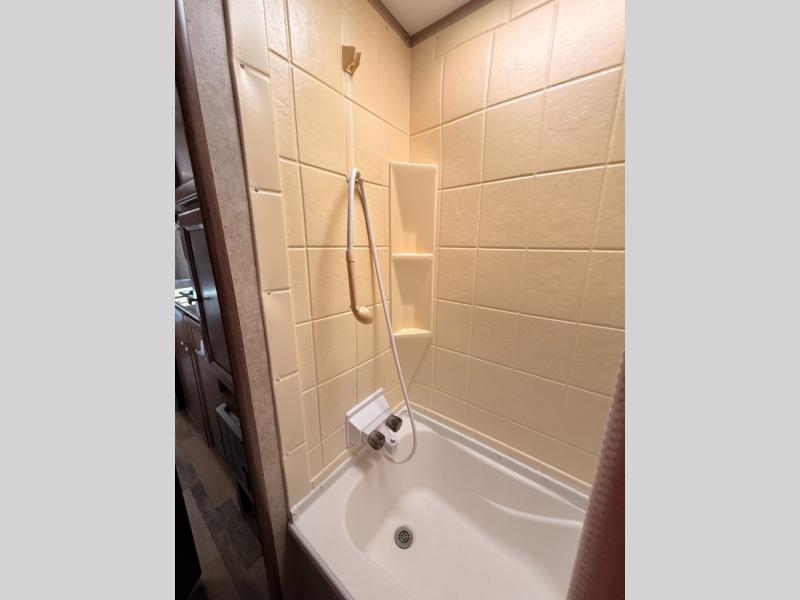 2017 Coachmen RV Clipper Ultra-Lite 17BH photo 29