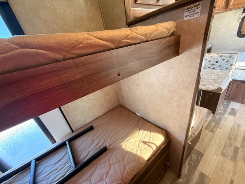2017 Coachmen RV Clipper Ultra-Lite 17BH photo 26