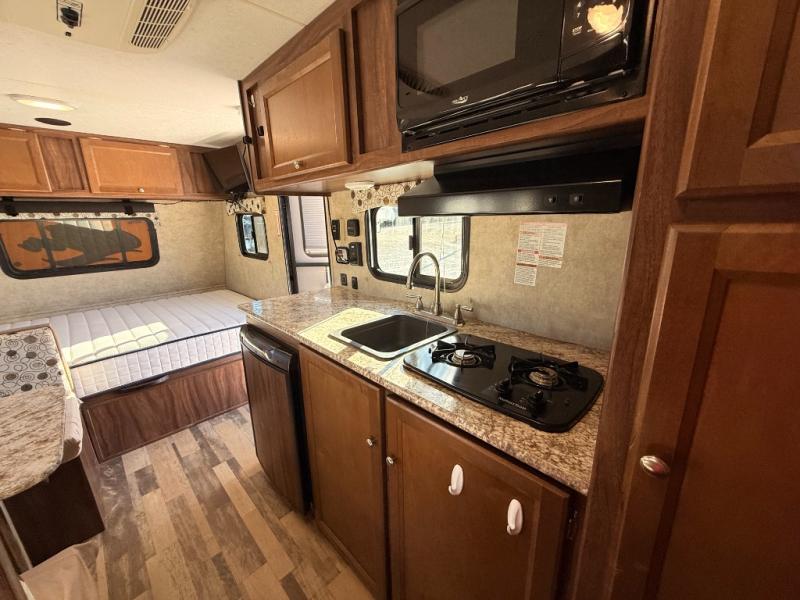 2017 Coachmen RV Clipper Ultra-Lite 17BH photo 15