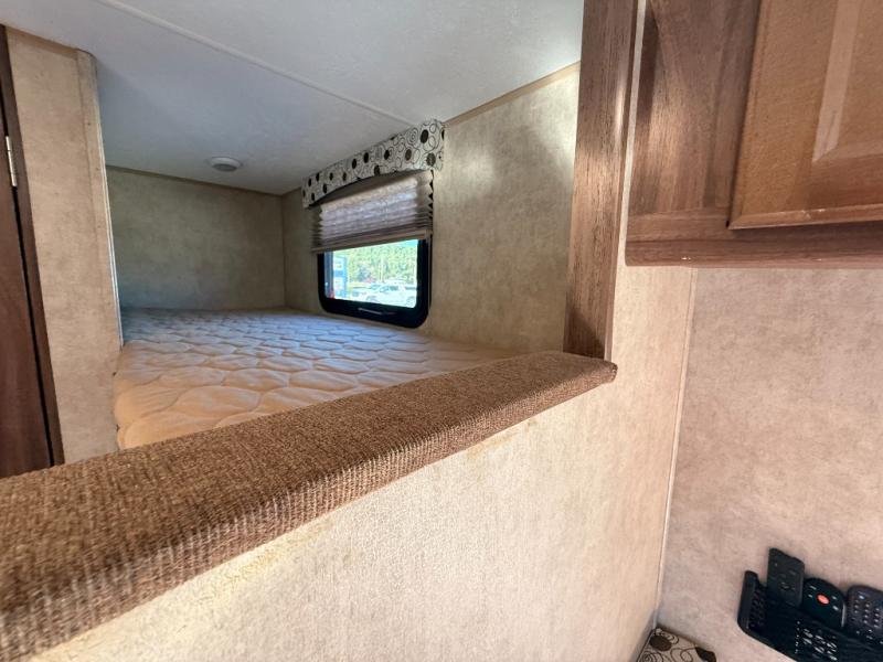 2017 Coachmen RV Clipper Ultra-Lite 17BH photo 24