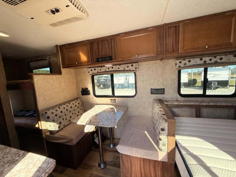 2017 Coachmen RV Clipper Ultra-Lite 17BH photo 13
