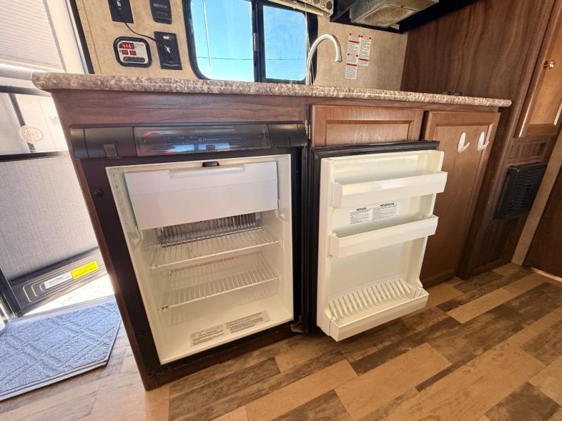 2017 Coachmen RV Clipper Ultra-Lite 17BH photo 22