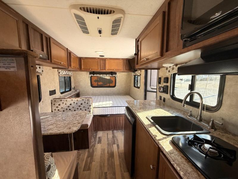 2017 Coachmen RV Clipper Ultra-Lite 17BH photo 17