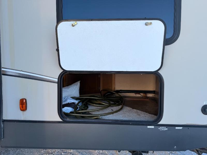 2015 Coachmen RV Freedom Express 28SE photo 8