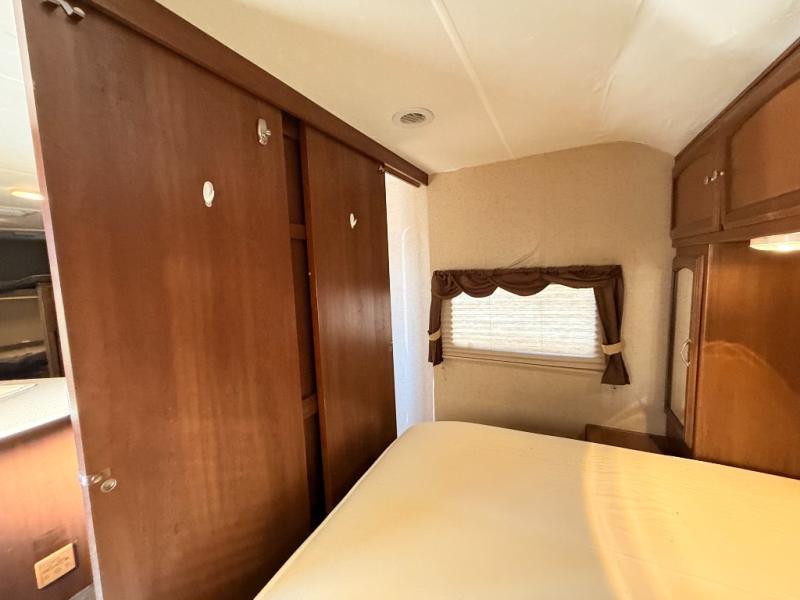 2015 Coachmen RV Freedom Express 28SE photo 33
