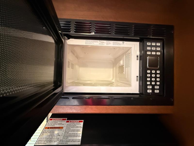 2015 Coachmen RV Freedom Express 28SE photo 20
