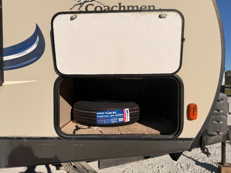 2015 Coachmen RV Freedom Express 28SE photo 11