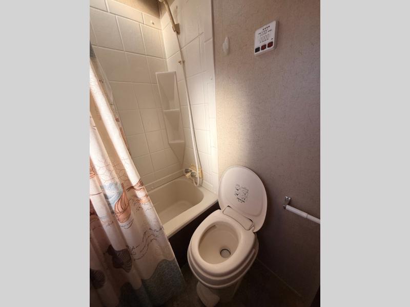 2015 Coachmen RV Freedom Express 28SE photo 29