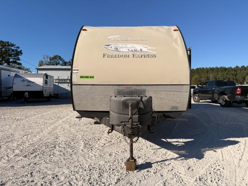 2015 Coachmen RV Freedom Express 28SE photo 2