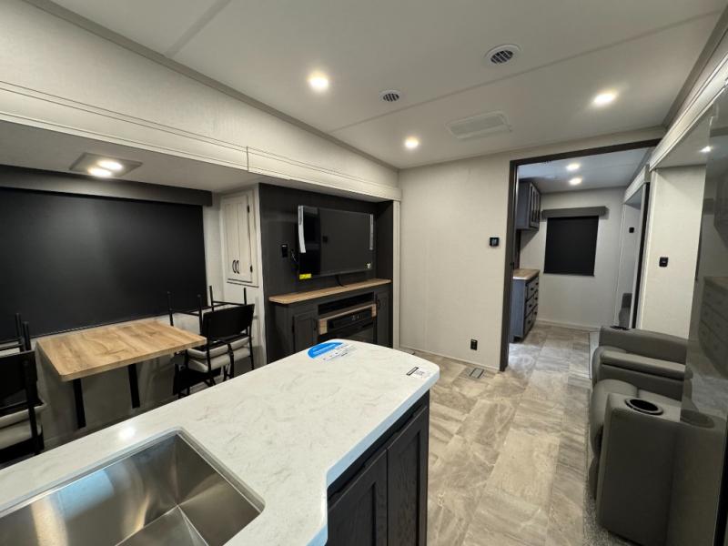 2026 Shasta RVs Phoenix 373MBRB photo 10