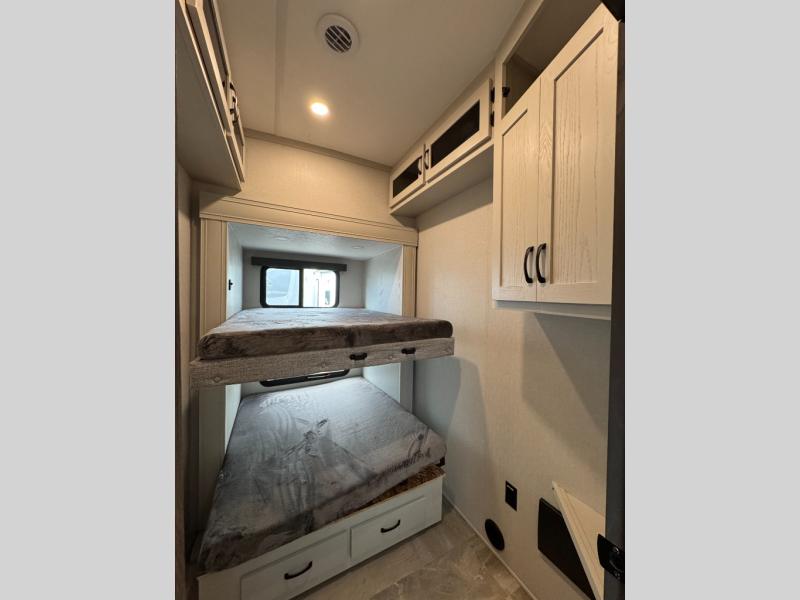 2026 Shasta RVs Phoenix 373MBRB photo 22