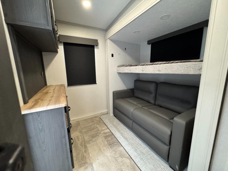 2026 Shasta RVs Phoenix 373MBRB photo 16