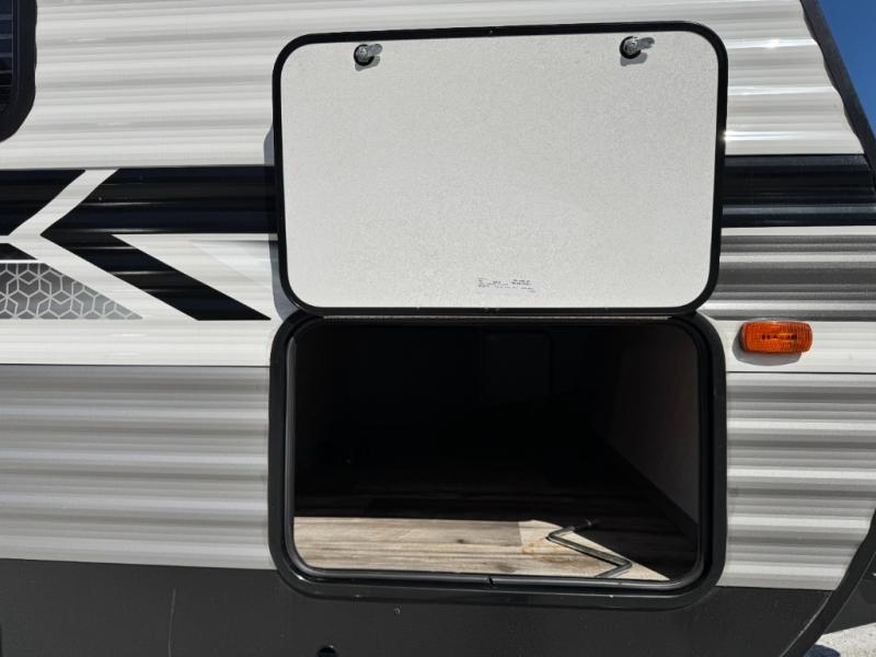 2022 Dutchmen RV Coleman Lantern Series 270TQ Toy Hauler photo 44