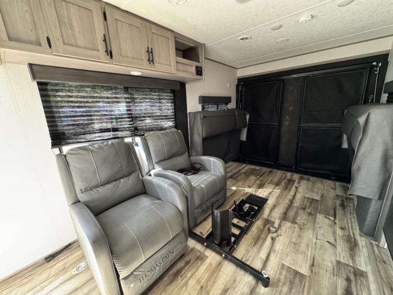 2022 Dutchmen RV Coleman Lantern Series 270TQ Toy Hauler photo 15