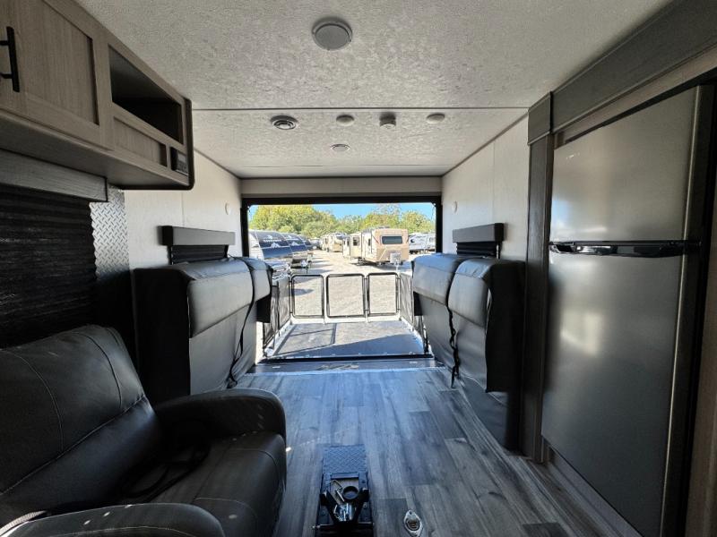 2022 Dutchmen RV Coleman Lantern Series 270TQ Toy Hauler photo 7