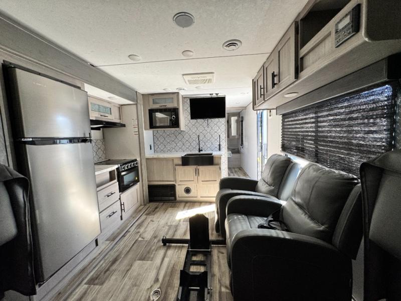 2022 Dutchmen RV Coleman Lantern Series 270TQ Toy Hauler photo 18