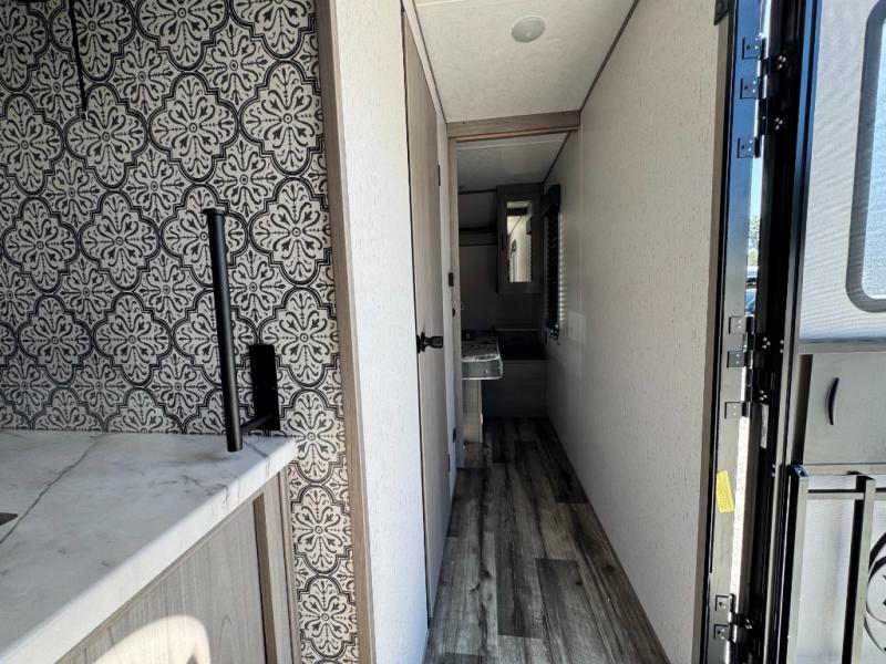 2022 Dutchmen RV Coleman Lantern Series 270TQ Toy Hauler photo 26