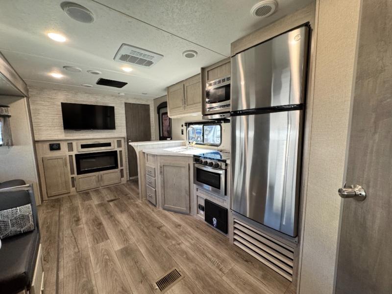 2023 Coachmen RV Catalina Legacy 243RBS photo 10