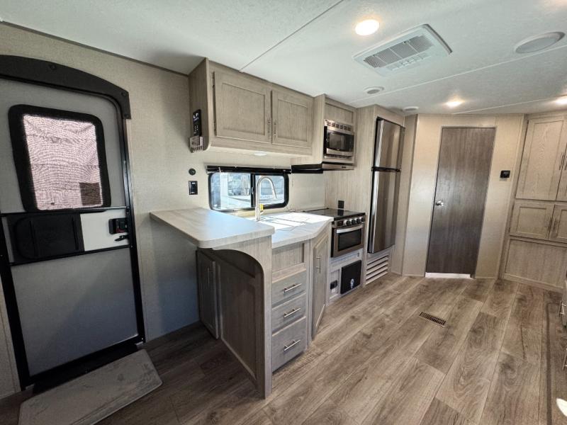 2023 Coachmen RV Catalina Legacy 243RBS photo 9