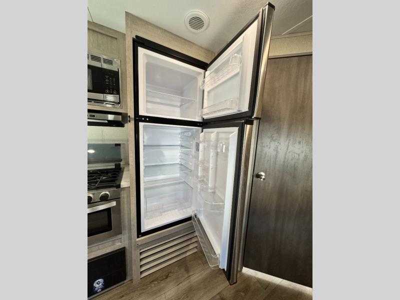 2023 Coachmen RV Catalina Legacy 243RBS photo 18