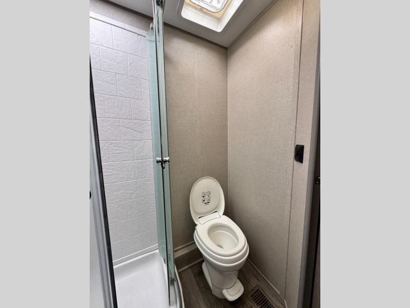 2023 Coachmen RV Catalina Legacy 243RBS photo 22