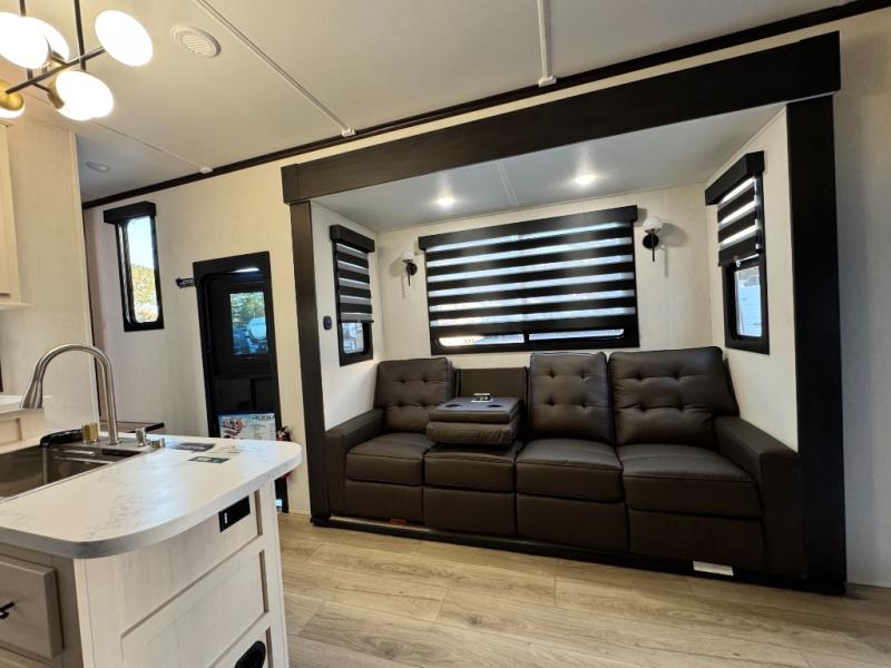 2026 Forest River RV Vengeance Rogue Armored 351G2 Toy Hauler photo 24