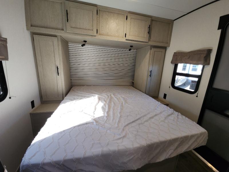 2026 Shasta RVs i-5 Edition 533BH photo 32