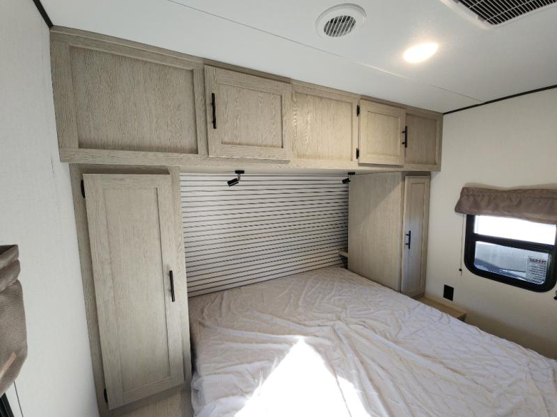 2026 Shasta RVs i-5 Edition 533BH photo 25