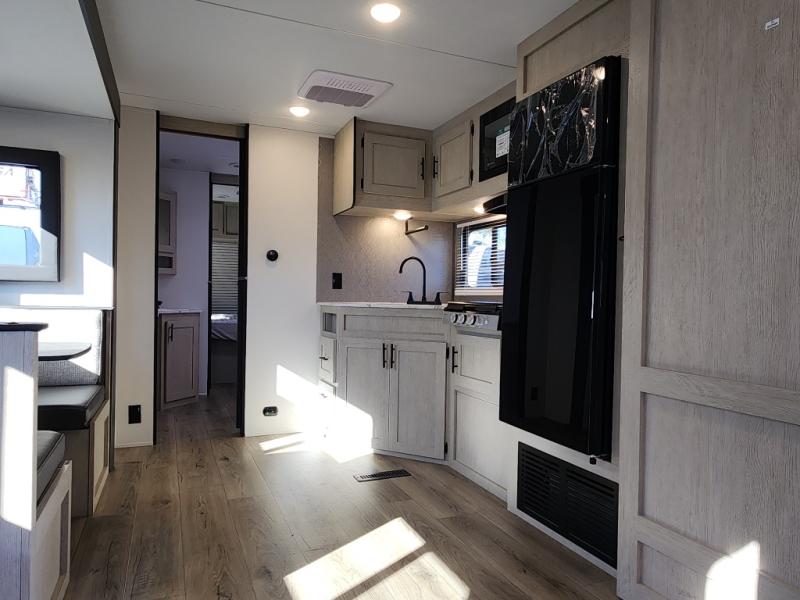 2026 Shasta RVs i-5 Edition 533BH photo 9