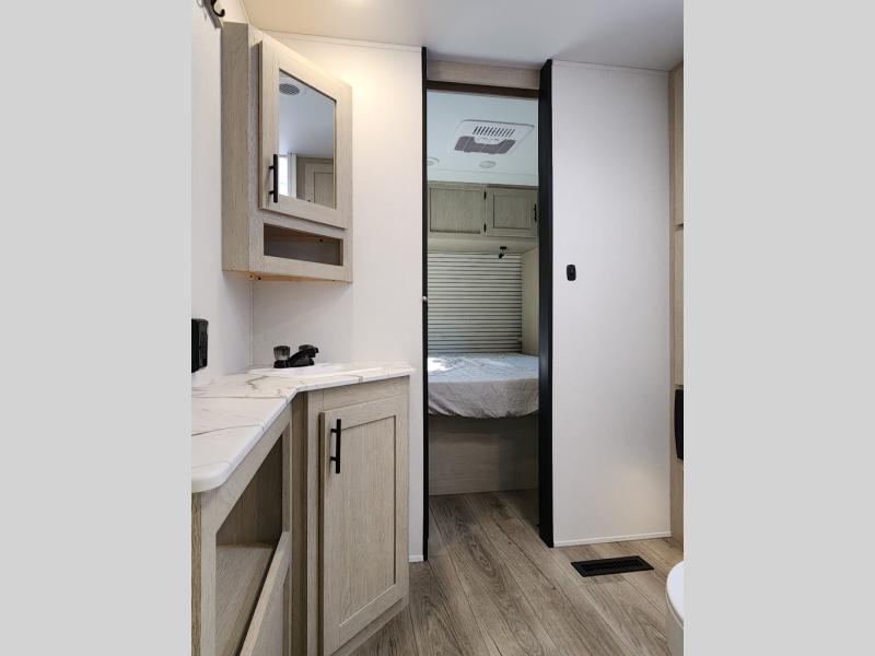 2026 Shasta RVs i-5 Edition 533BH photo 20