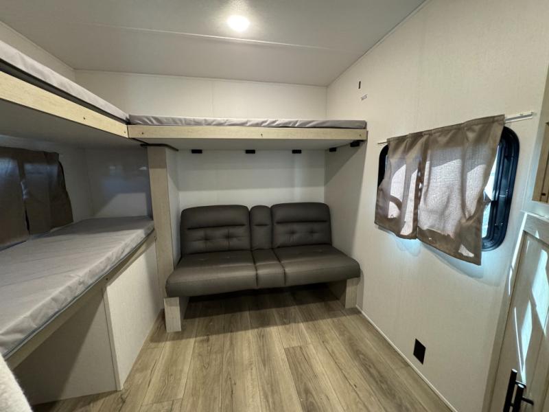 2026 Shasta RVs i-5 Edition 530BQB photo 17