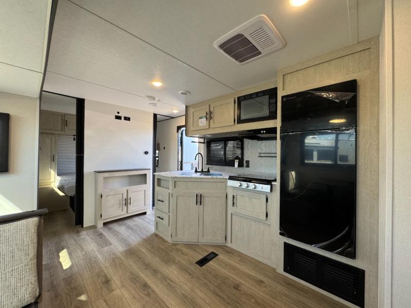 2026 Shasta RVs i-5 Edition 530BQB photo 10