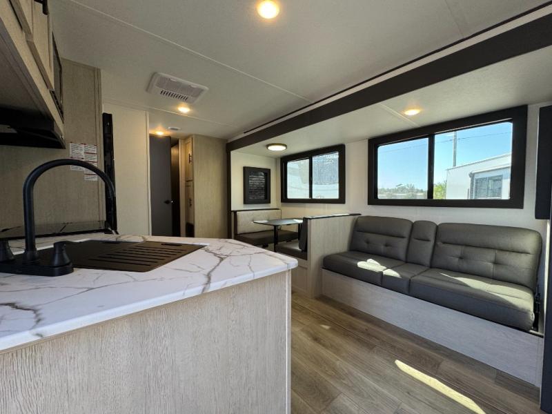 2026 Shasta RVs i-5 Edition 530BQB photo 8
