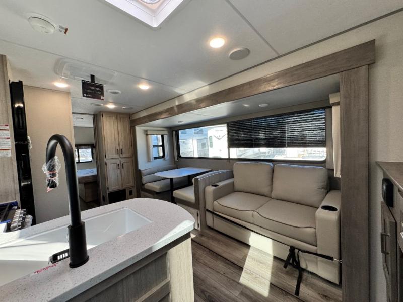 2026 Coachmen RV Catalina Legacy Edition 343BHTS 2 Queen Beds photo 8