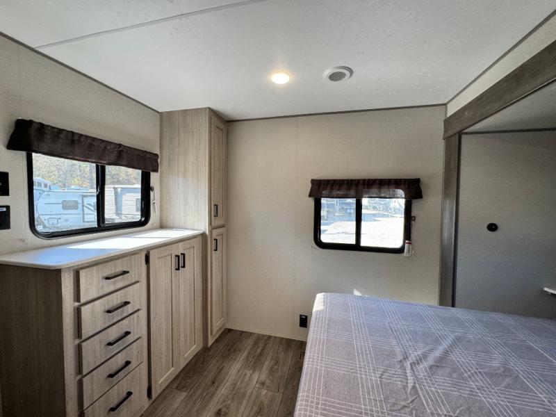 2026 Coachmen RV Catalina Legacy Edition 343BHTS 2 Queen Beds photo 22