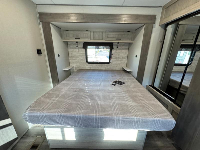 2026 Coachmen RV Catalina Legacy Edition 343BHTS 2 Queen Beds photo 30