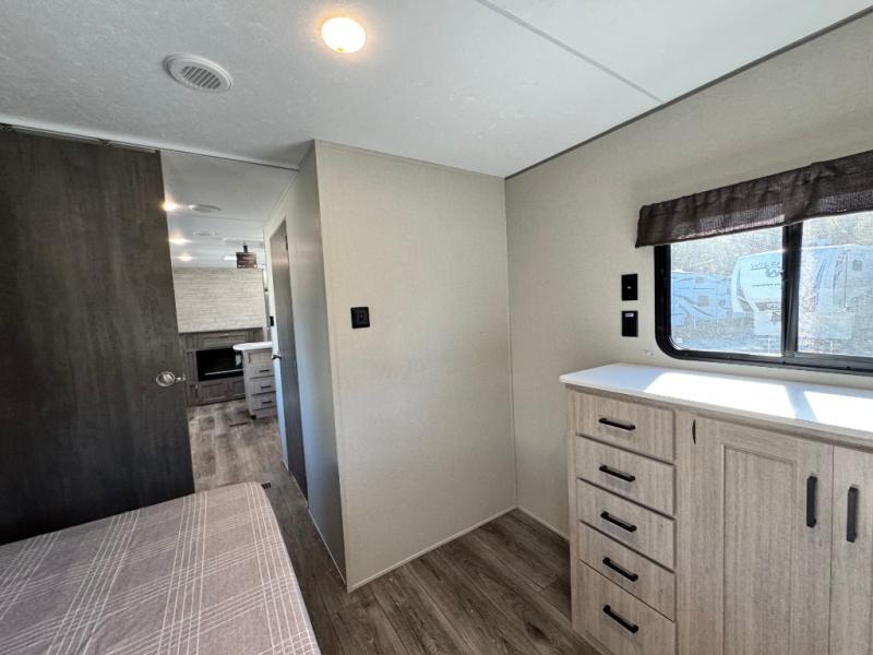 2026 Coachmen RV Catalina Legacy Edition 343BHTS 2 Queen Beds photo 23