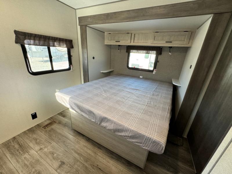 2026 Coachmen RV Catalina Legacy Edition 343BHTS 2 Queen Beds photo 20