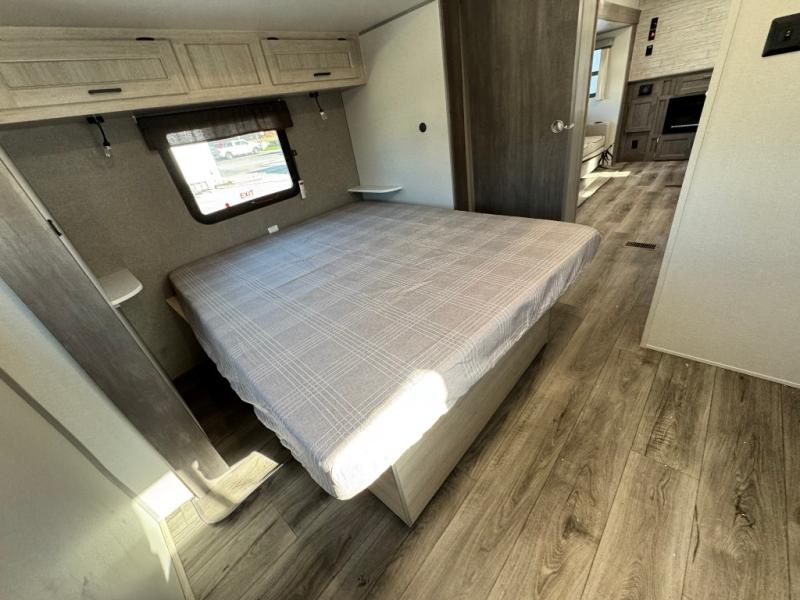 2026 Coachmen RV Catalina Legacy Edition 343BHTS 2 Queen Beds photo 21