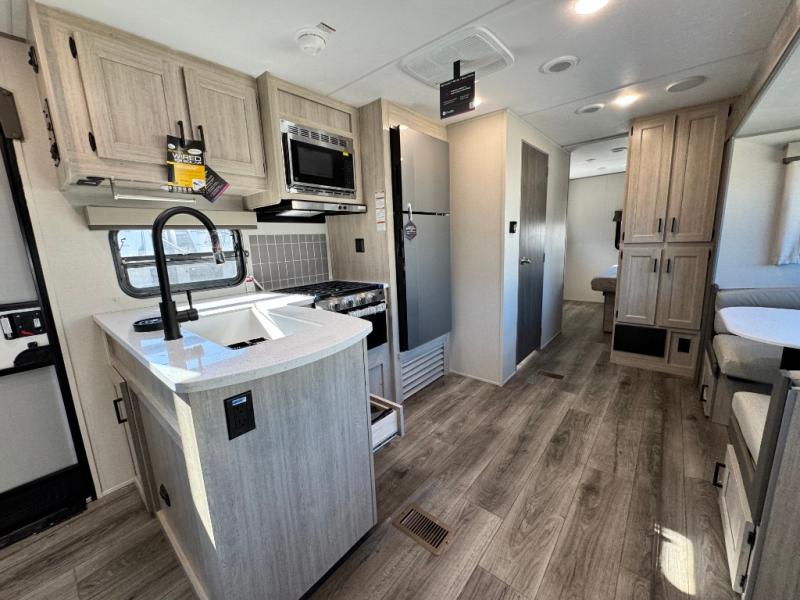 2026 Coachmen RV Catalina Legacy Edition 343BHTS 2 Queen Beds photo 9
