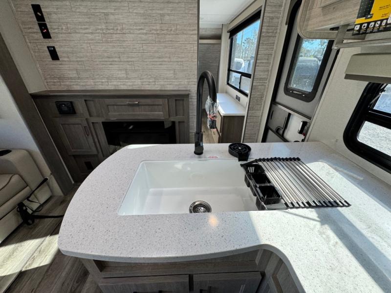 2026 Coachmen RV Catalina Legacy Edition 343BHTS 2 Queen Beds photo 14