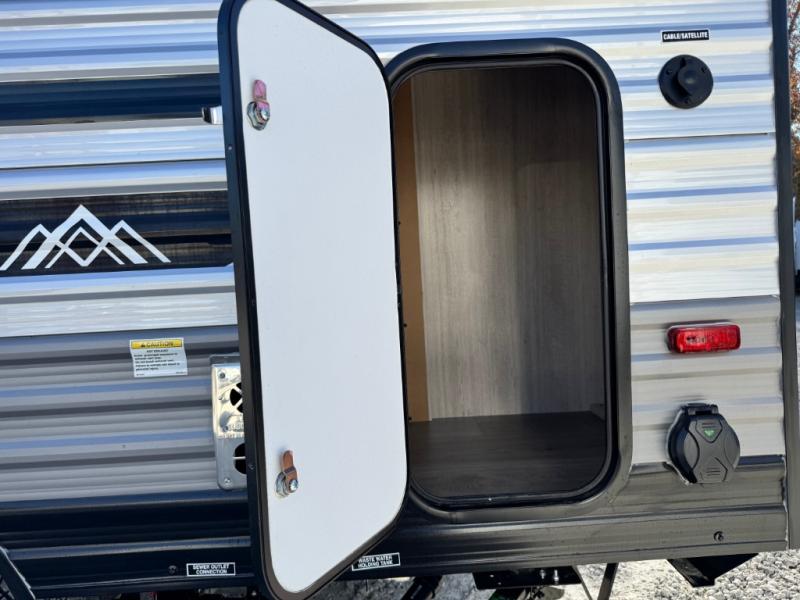 2026 Coachmen RV Catalina Summit Series 7 134RKX photo 31