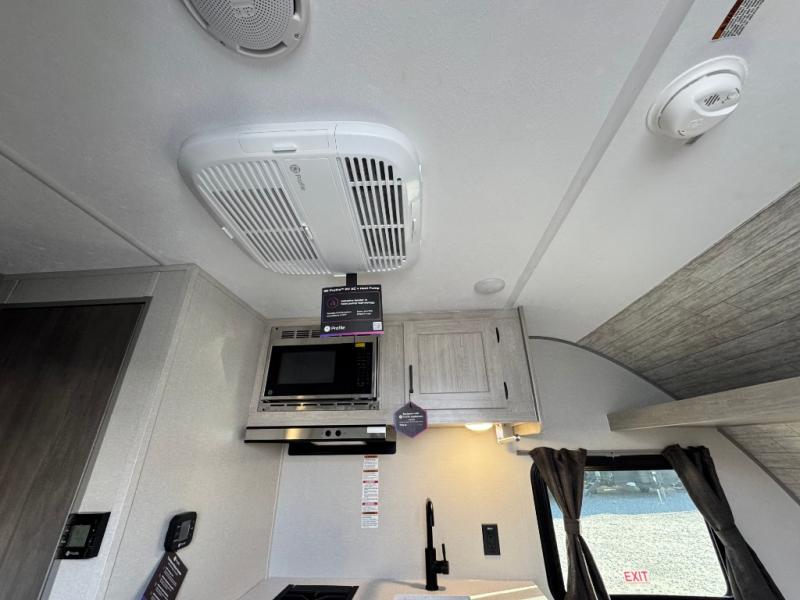 2026 Coachmen RV Catalina Summit Series 7 134RDX photo 17