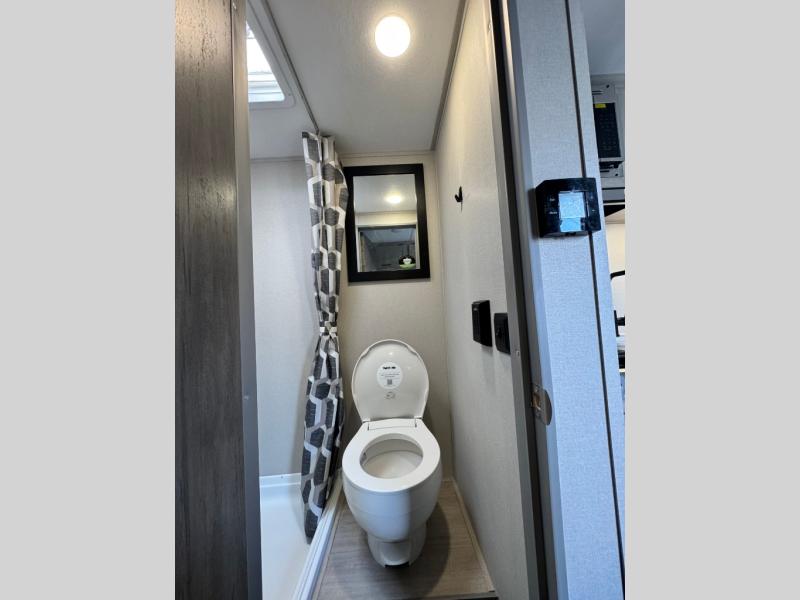 2026 Coachmen RV Catalina Summit Series 7 134RDX photo 15