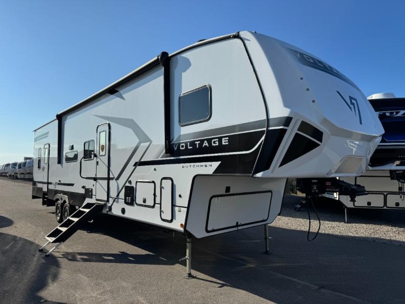 2026 Dutchmen RV Voltage V-Series 3800 Toy Hauler photo 10