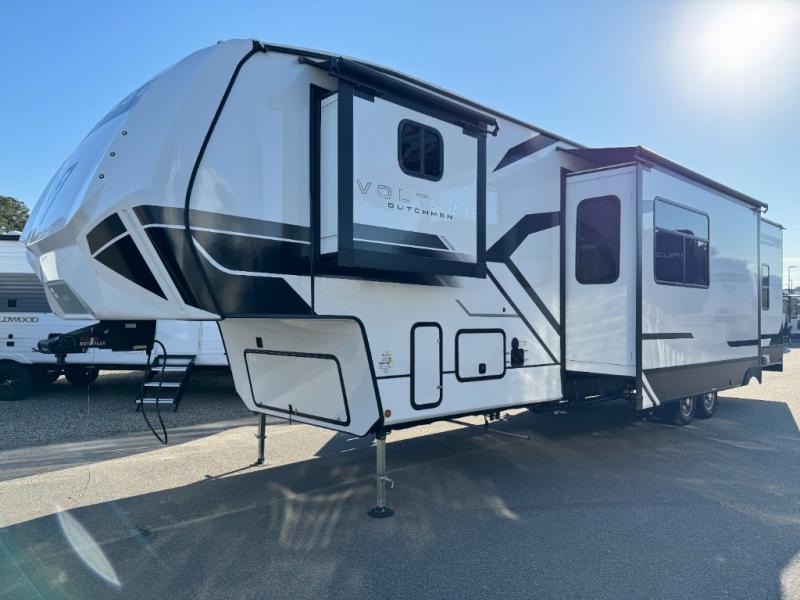 2026 Dutchmen RV Voltage V-Series 3800 Toy Hauler photo 11