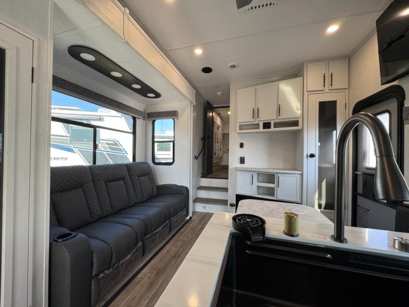 2026 Dutchmen RV Voltage V-Series 3800 Toy Hauler photo 29
