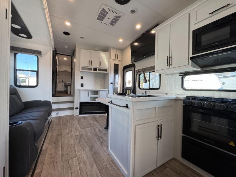 2026 Dutchmen RV Voltage V-Series 3800 Toy Hauler photo 28